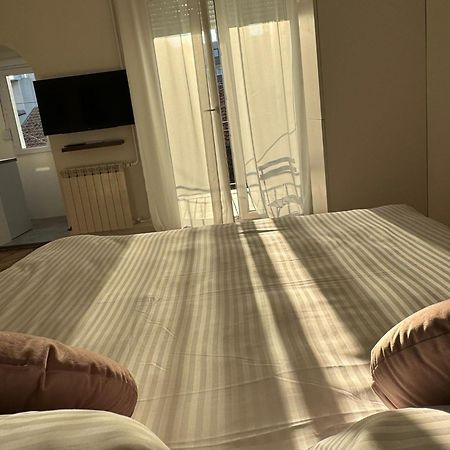 Balconia Sunny Apartment In Centre Of Belgrado Exterior foto